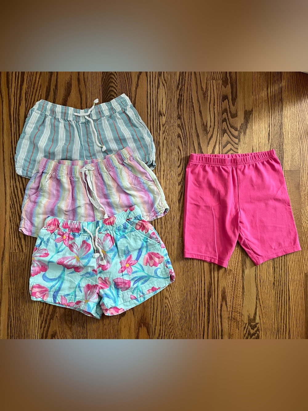 4 pairs of girls Osh Kosh shorts size 8